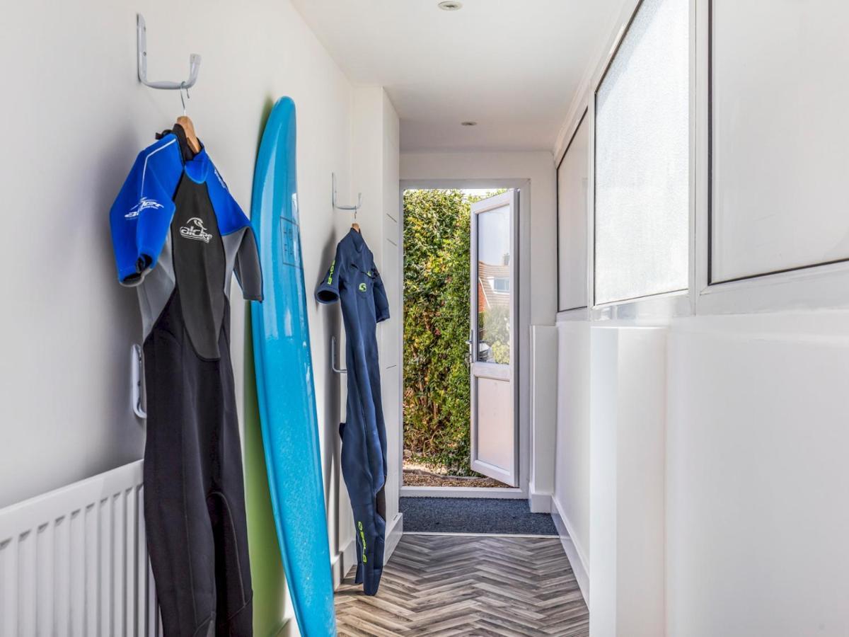 Pass The Keys Charming Chalet A Stones Throw From The Beach Chichester Kültér fotó
