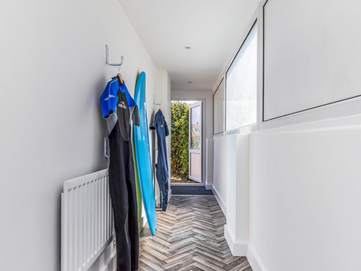 Pass The Keys Charming Chalet A Stones Throw From The Beach Chichester Kültér fotó