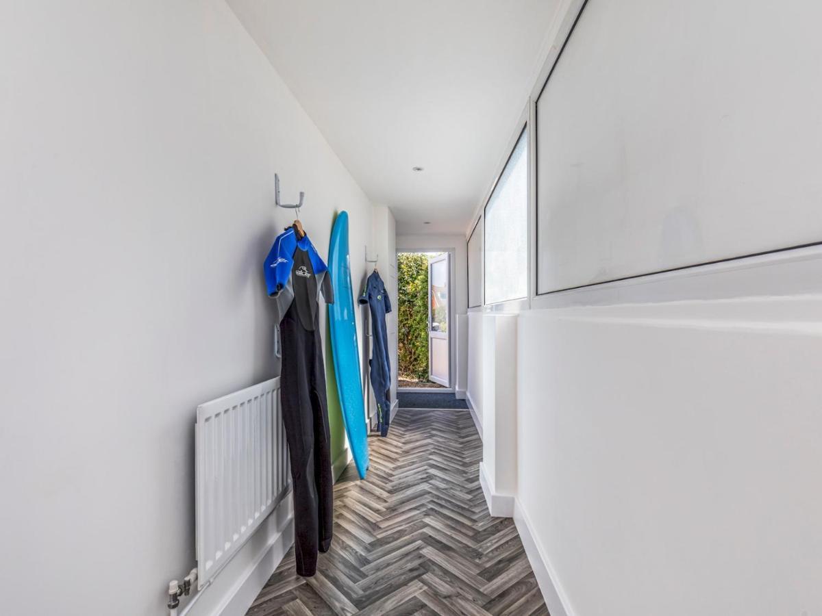 Pass The Keys Charming Chalet A Stones Throw From The Beach Chichester Kültér fotó