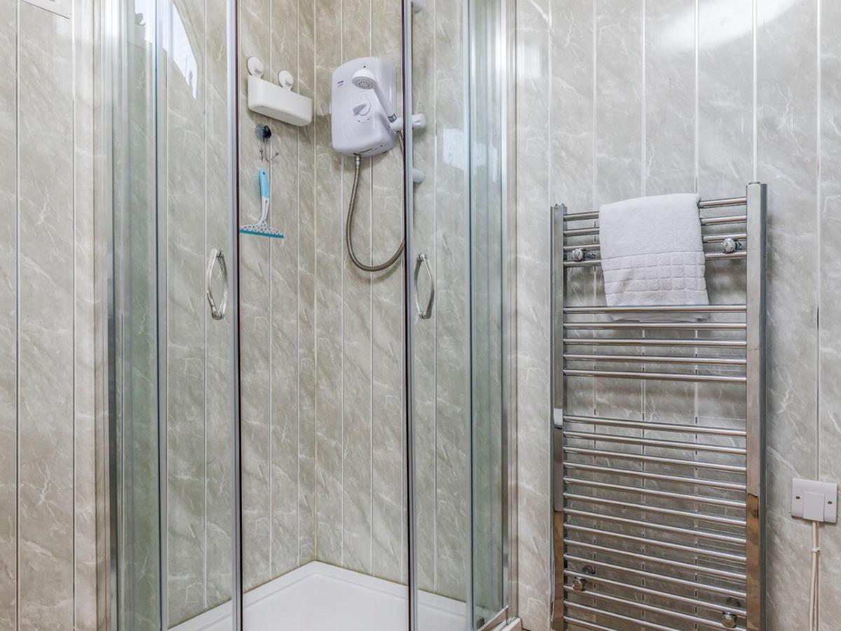 Pass The Keys Charming Chalet A Stones Throw From The Beach Chichester Kültér fotó