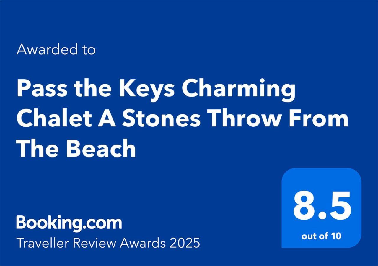 Pass The Keys Charming Chalet A Stones Throw From The Beach Chichester Kültér fotó